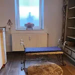 A La Maison Nah